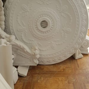 R girlanda Rozetna